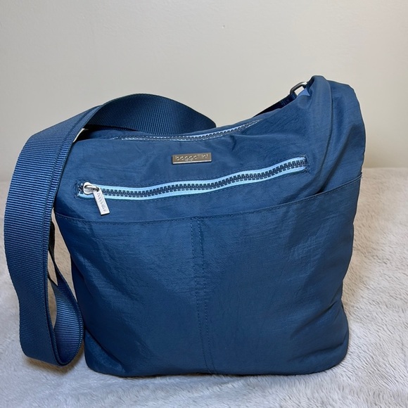 Baggallini Navy Blue Shoulder Bag - Picture 1 of 11